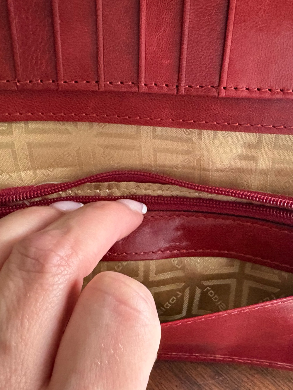 Lodis Luxury Smooth Red Leather Continental Wallet & Removable Card Case Set - Picture 12 of 16
